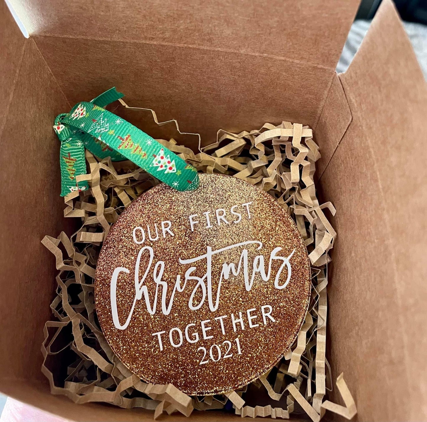 Custom flat glitter ornament